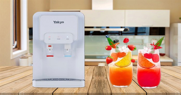 Nên dùng cây nước nóng lạnh để bàn hay dạng cây?