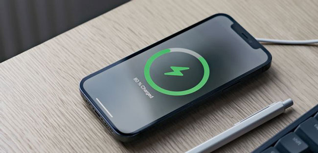 iPhone hỗ trợ sạc nhanh