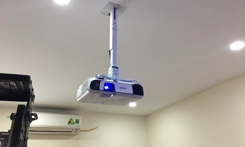 Nên đặt máy chiếu ở vị trí thoáng mát