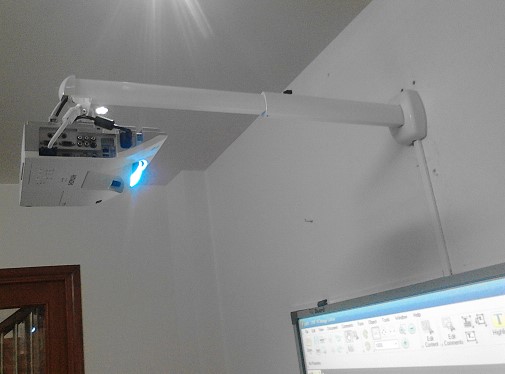 Hướng dẫn cách xuất hình ra máy chiếu