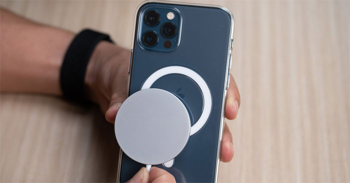 iPhone mấy có sạc không dây?