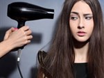 Máy sấy tóc có mùi khét: Nguyên nhân và cách sửa