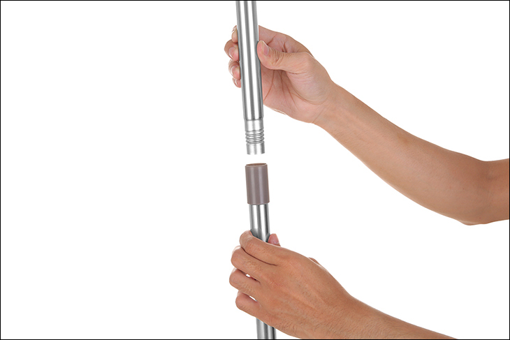 Các gắn cây lau nhà tự vắt