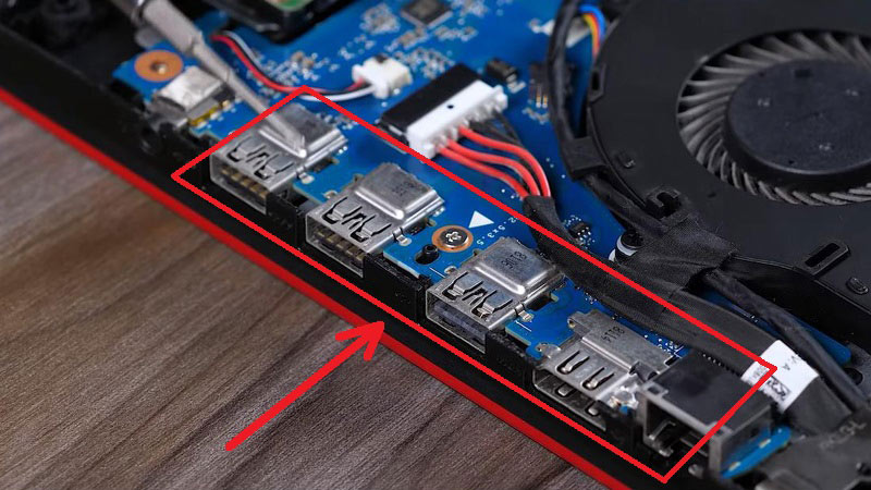 Hai ổ cứng SSD và HDD