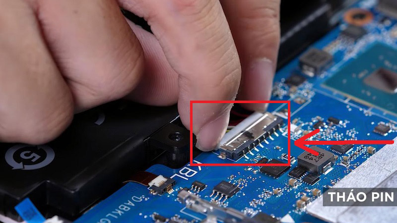 Tháo ốc của SSD
