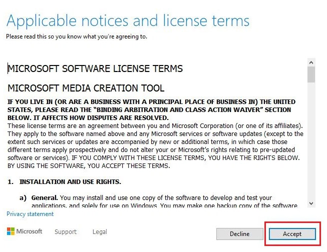 Click vào file vừa tải về để thiết lập Media Creation Tool