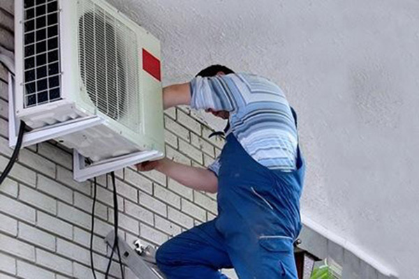 Lắp giá đỡ dàn ngoài