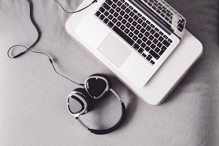 Cách sửa laptop cắm tai nghe vẫn phát loa ngoài