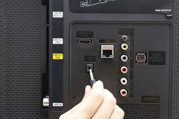 Cách kết nối tivi Samsung với loa ngoài