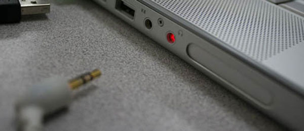 Cách kết nối amply với laptop thông qua jack cắm 3.5