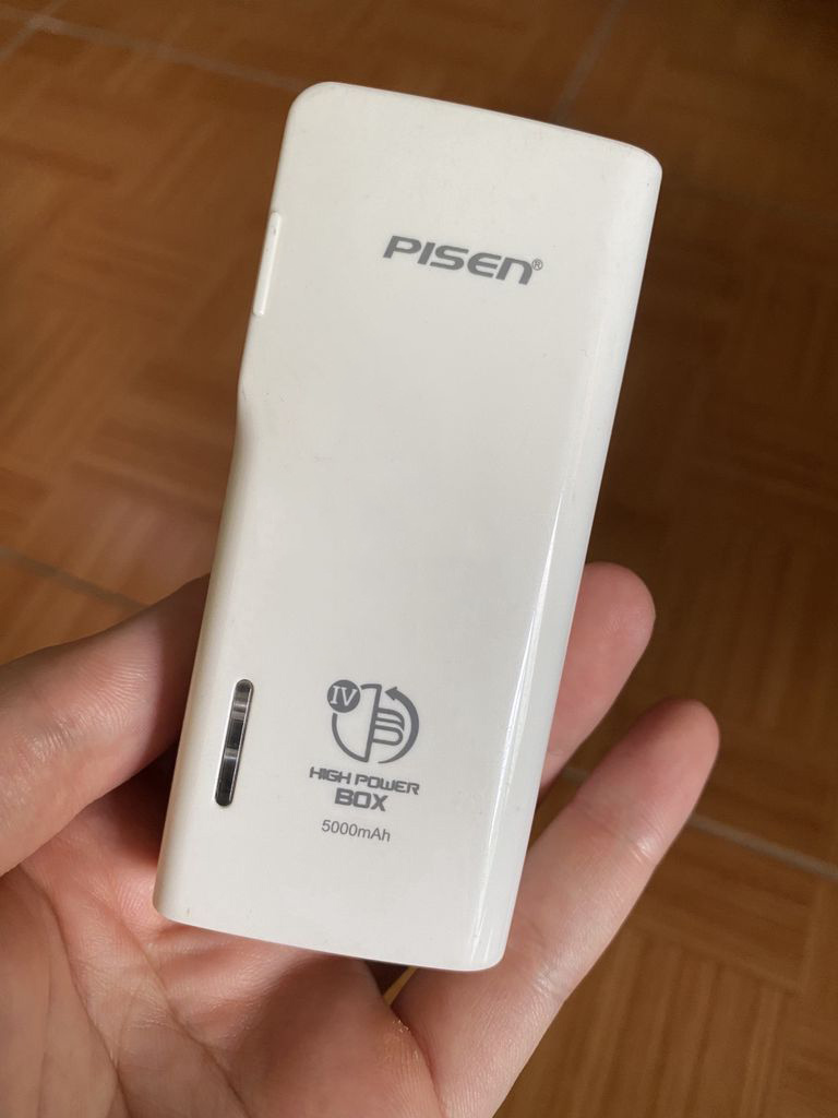Chất liệu của sạc dự phòng Pisen