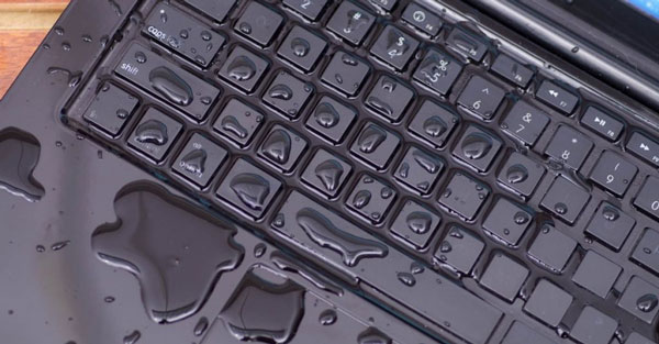 Cách sửa bàn phím laptop bị liệt do dính nước