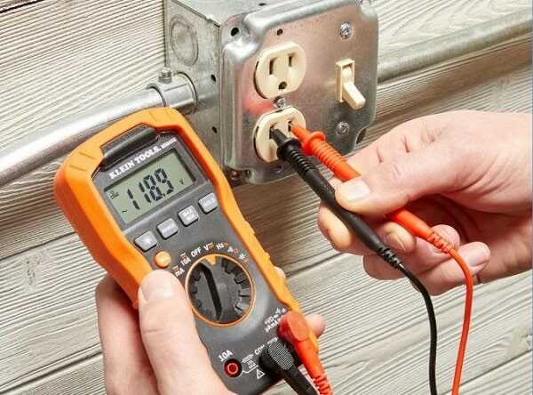 Kiểm tra nguồn điện áp cấp vào máy giặt Electrolux 