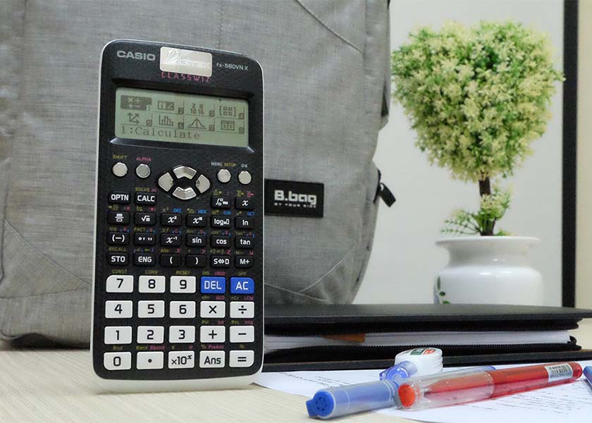 Pin máy tính Casio FX 580VNX dùng được bao lâu?
