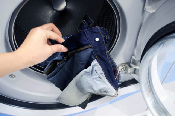 Cách giặt quần jean bằng máy giặt