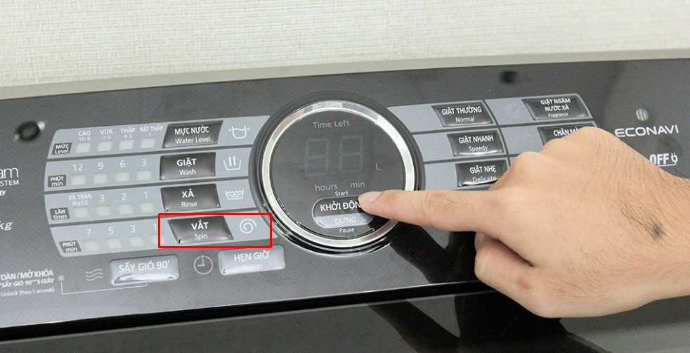 Ccách vắt quần áo bằng máy giặt Panasonic