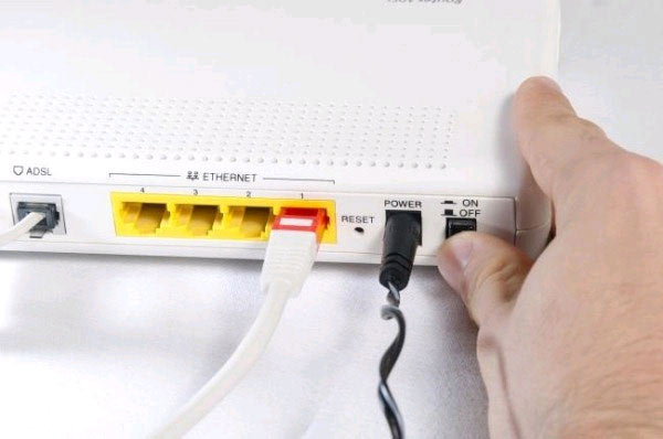 Tivi TCL không kết nối được wifi do dây cắm bị lỏng