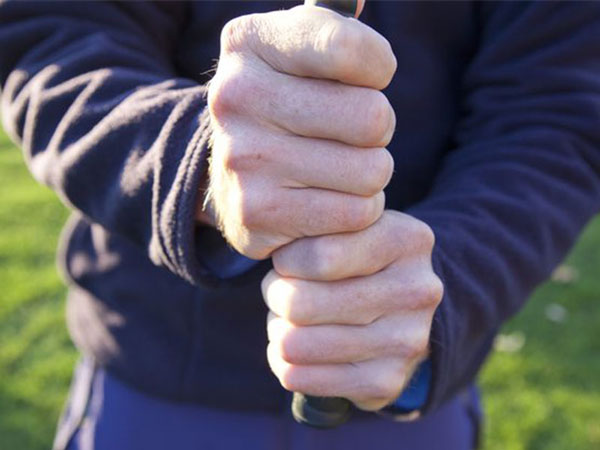Cách cầm gậy đánh golf kiểu bóng chày Baseball