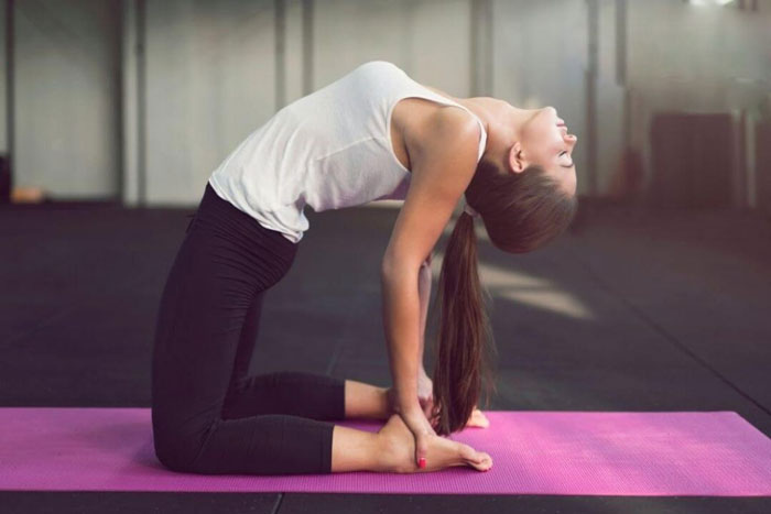 Schöne Yoga-Pose für Fotoshooting Dang Kim Ba YouTube