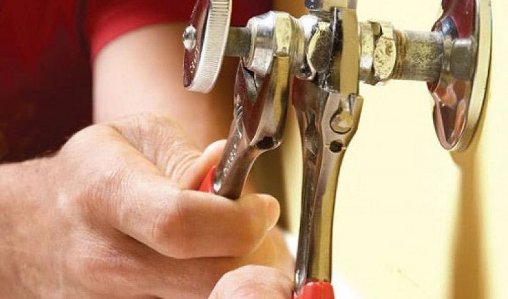Cách tháo vòi hoa sen để vệ sinh, sửa chữa đơn giản nhất