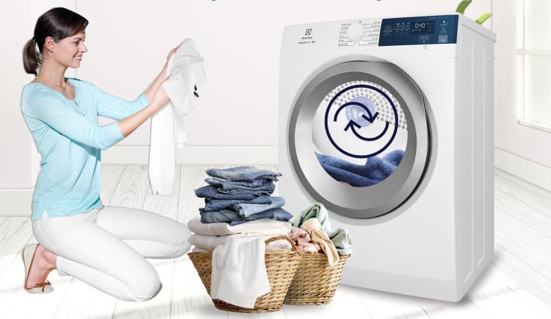Chuẩn bị đồ sấy trước khi sử dụng máy sấy Electrolux EDV854J3WB