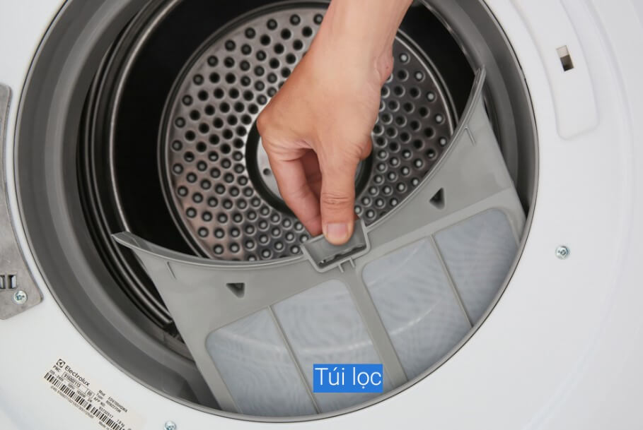 Vệ sinh bộ lọc xơ vải trên máy sấy Electrolux EDV854J3WB