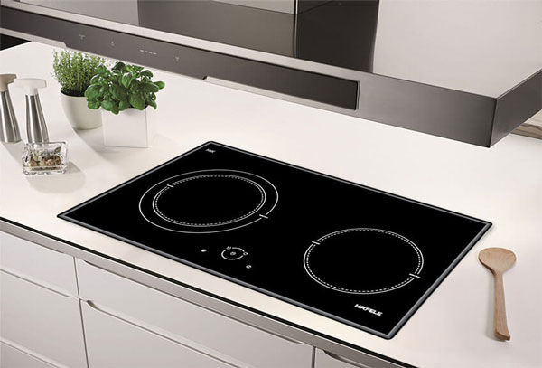 So sánh bếp từ Bosch và Hafele