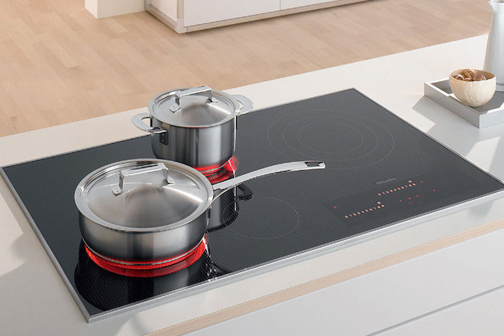 So sánh bếp từ Bosch và Hafele