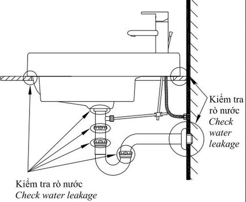 Kiểm tra các vị trí xem có bị rò nước không. Nếu có thì cần xử lý và bôi silicon vào để khắc phục
