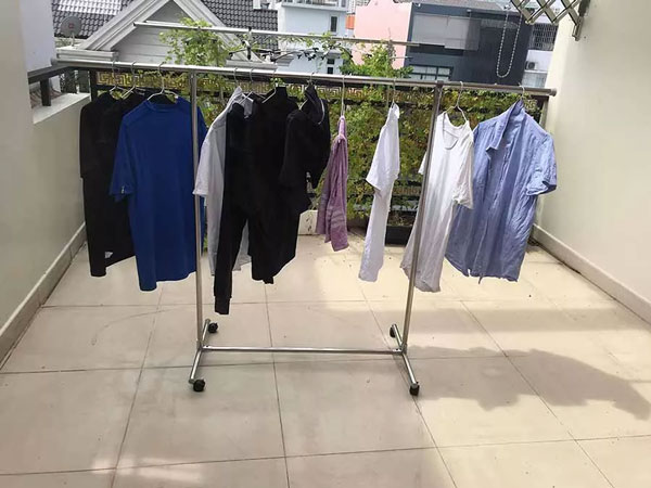 Giàn phơi quần áo có bánh xe
