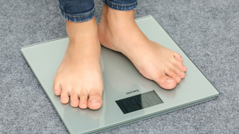 Cách cân hành lý bằng cân sức khỏe