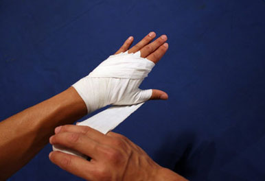 Cách quấn băng tay boxing chuẩn như võ sĩ chuyên nghiệp