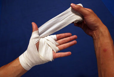 Cách quấn băng tay boxing chuẩn như võ sĩ chuyên nghiệp