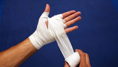 Cách quấn băng tay boxing chuẩn như võ sĩ chuyên nghiệp