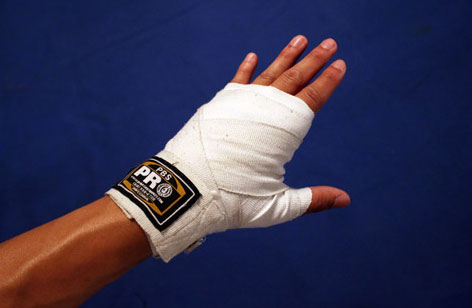 Cách quấn băng tay boxing chuẩn như võ sĩ chuyên nghiệp