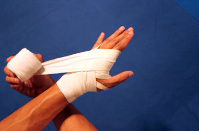 Cách quấn băng tay boxing chuẩn như võ sĩ chuyên nghiệp