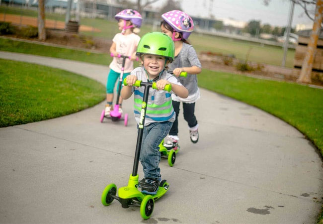 Cách sử dụng xe scooter cho bé an toàn, đúng cách