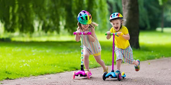 Kinh nghiệm mua xe scooter cho bé