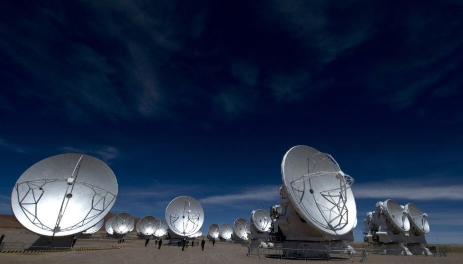 Kính thiên văn Atacama Large Millimeter Array (ALMA)
