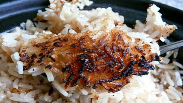 Cơm nấu bị cháy, khê