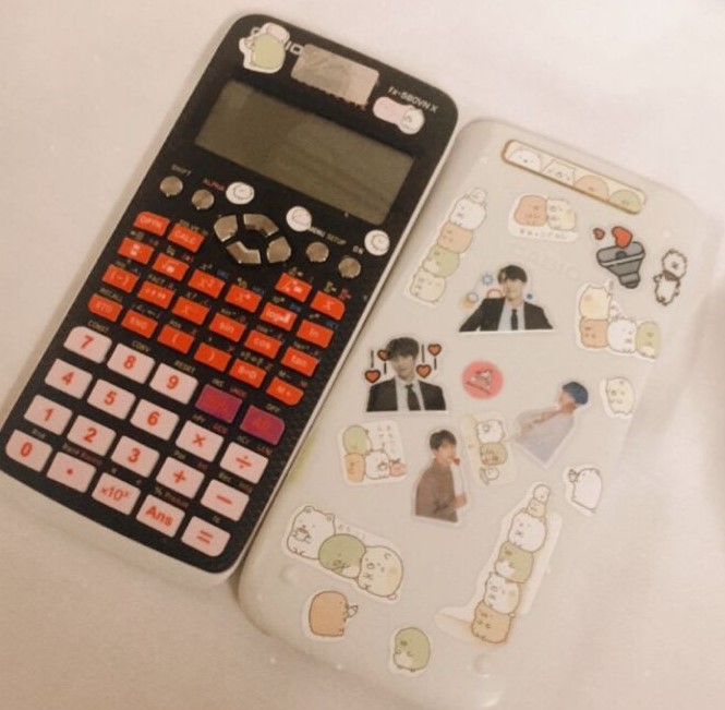 Trang trí vỏ máy tính Casio