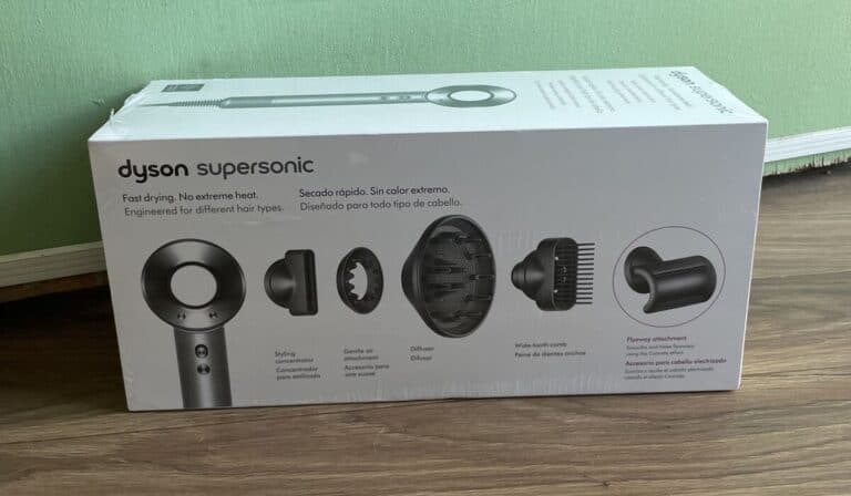 Máy sấy tóc siêu âm Dyson có phụ kiện