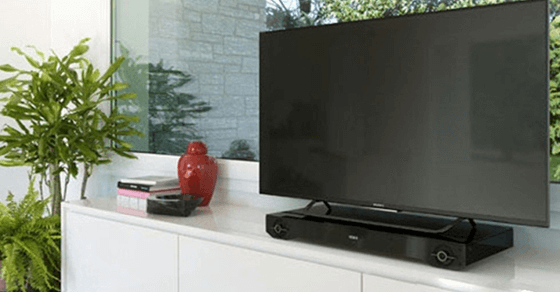 Thay ổ cắm điện để sửa lỗi tivi lg bị đen màn hình nhưng vẫn có tiếng