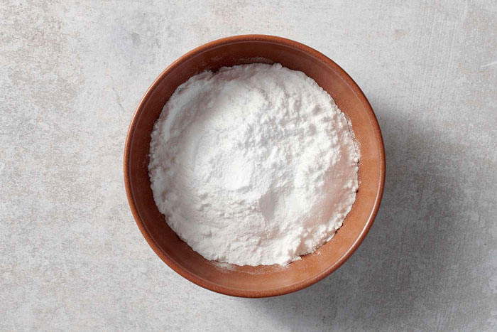 Cách tẩy cặn canxi trên inox bằng baking soda