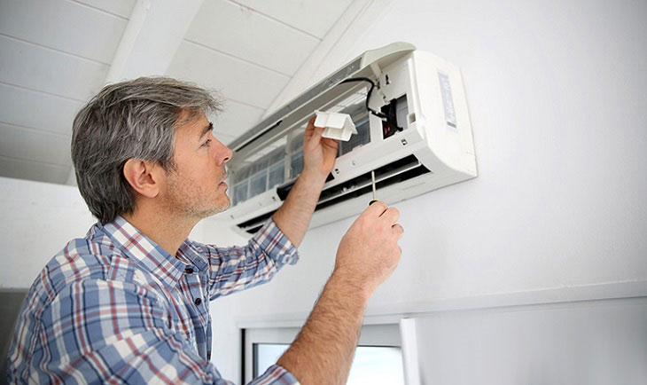 Do cảm biến nhiệt độ của dàn lạnh bị hỏng