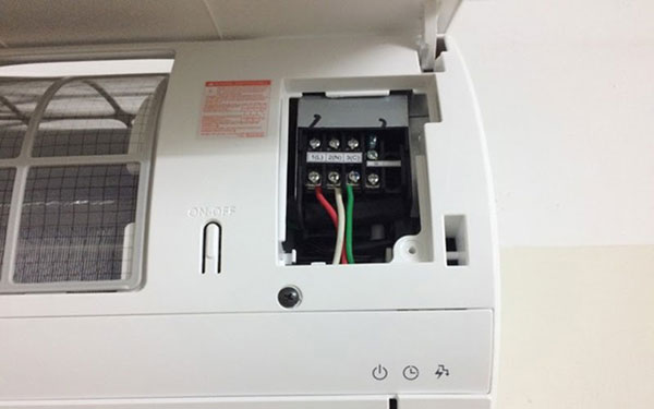 Dây điện nguồn của điều hòa