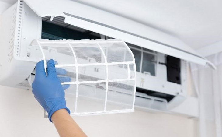 Vệ sinh điều hòa Sharp định kỳ