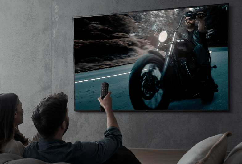 LG TV UR7550 có thể đặt bàn hoặc treo tường