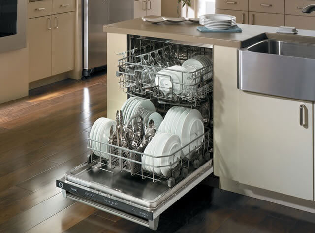 So sánh máy rửa chén Bosch và Electrolux
