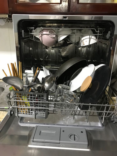 So sánh máy rửa chén Bosch và Electrolux